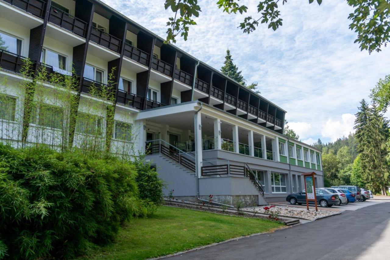 Wellness Hotel Green Paradise Brezova  Экстерьер фото